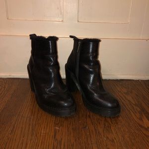 DR MARTENS MAGDALENA BOOTS WITH FAUX FUR LINING